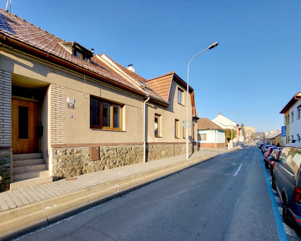 Prodej rodinného domu s terasou a nádvořím o UP 121 m², PP 95 m²,  pozemku 136 m², Jundrov, Brno - město